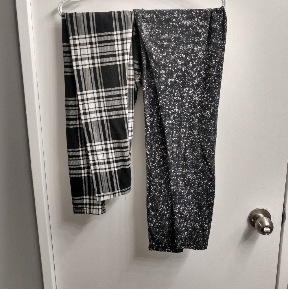 Black and white leggings